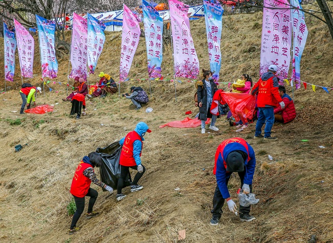 207最美‘減塑’上高原.JPG